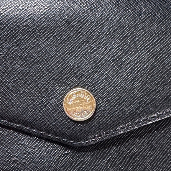 Michael Kors Black Crossbody Wallet Bag with Gold Chain - Picture 4 of 8